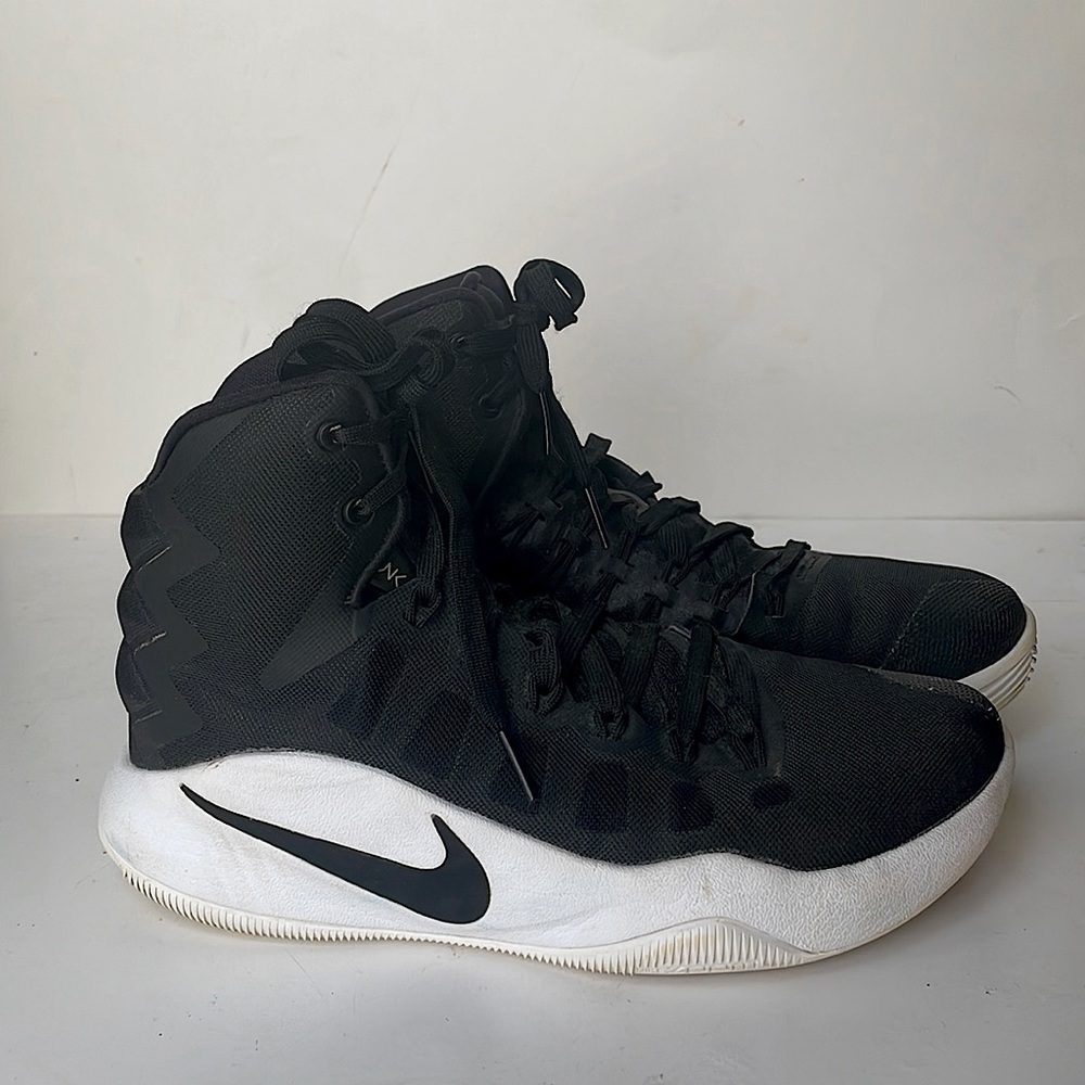 Nike Women’s HyperDunks size 7.